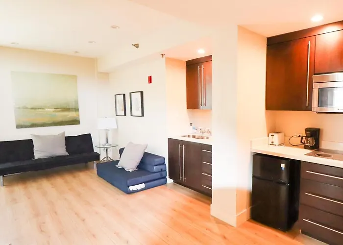 100 Collins avenue apartment